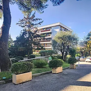 https://le-petit-manseng-residence-cimiez-2-pieces-de-40m.fr-provencehotel.com