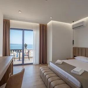 Hotell Keos ***